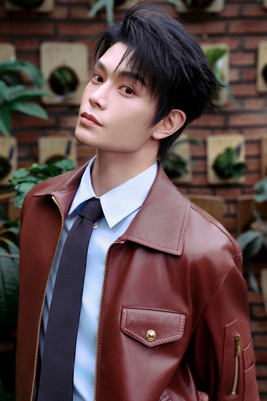 นักแสดงจีนที่ไม่ได้ใช้ชื่อจริงในวงการ