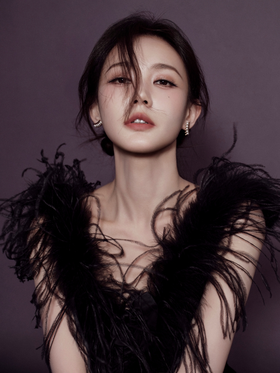 นักแสดงจีนที่ไม่ได้ใช้ชื่อจริงในวงการ