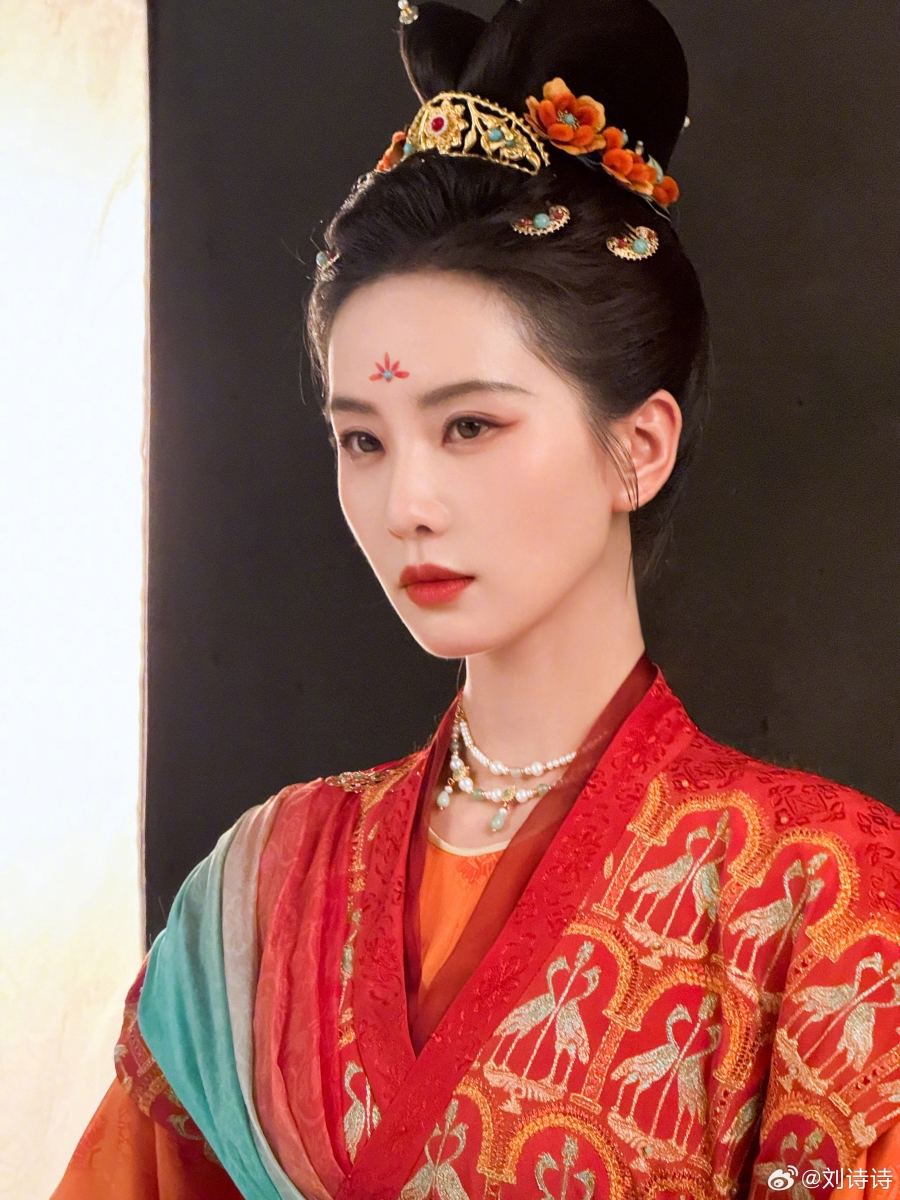 นักแสดงจีนที่ไม่ได้ใช้ชื่อจริงในวงการ