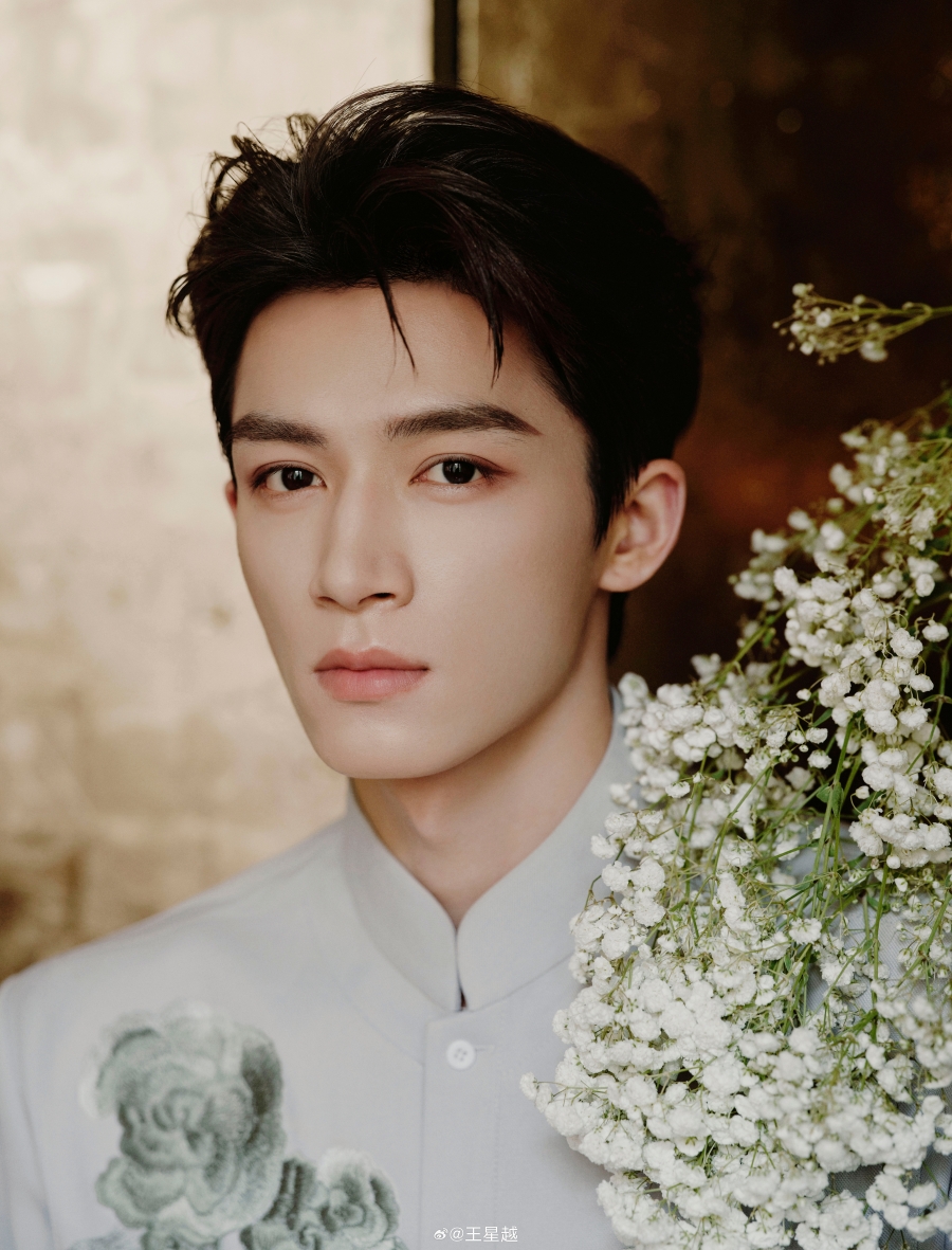 นักแสดงจีนที่ไม่ได้ใช้ชื่อจริงในวงการ