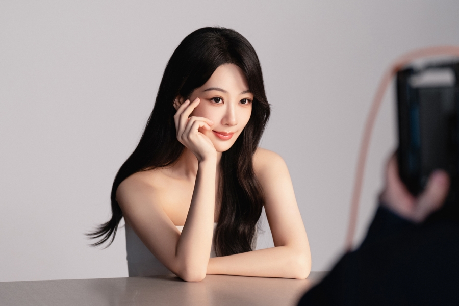 นักแสดงจีนที่ไม่ได้ใช้ชื่อจริงในวงการ