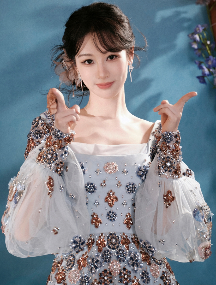 นักแสดงจีนที่ไม่ได้ใช้ชื่อจริงในวงการ