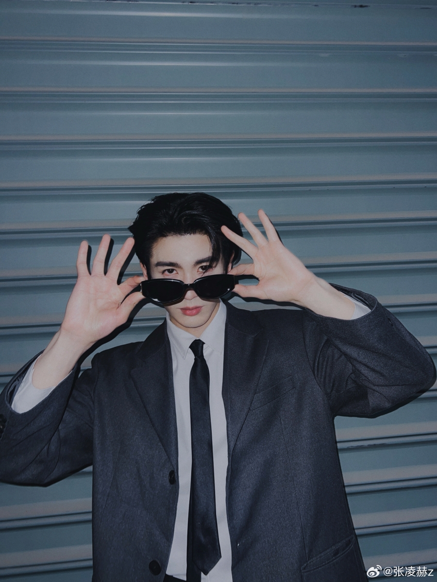 นักแสดงจีนที่ไม่ได้ใช้ชื่อจริงในวงการ