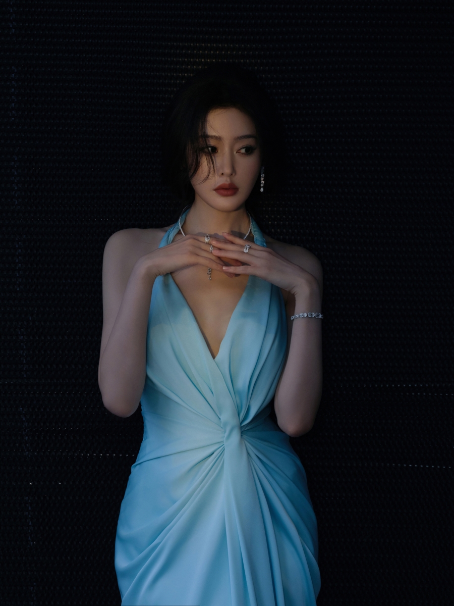 นักแสดงจีนที่ไม่ได้ใช้ชื่อจริงในวงการ