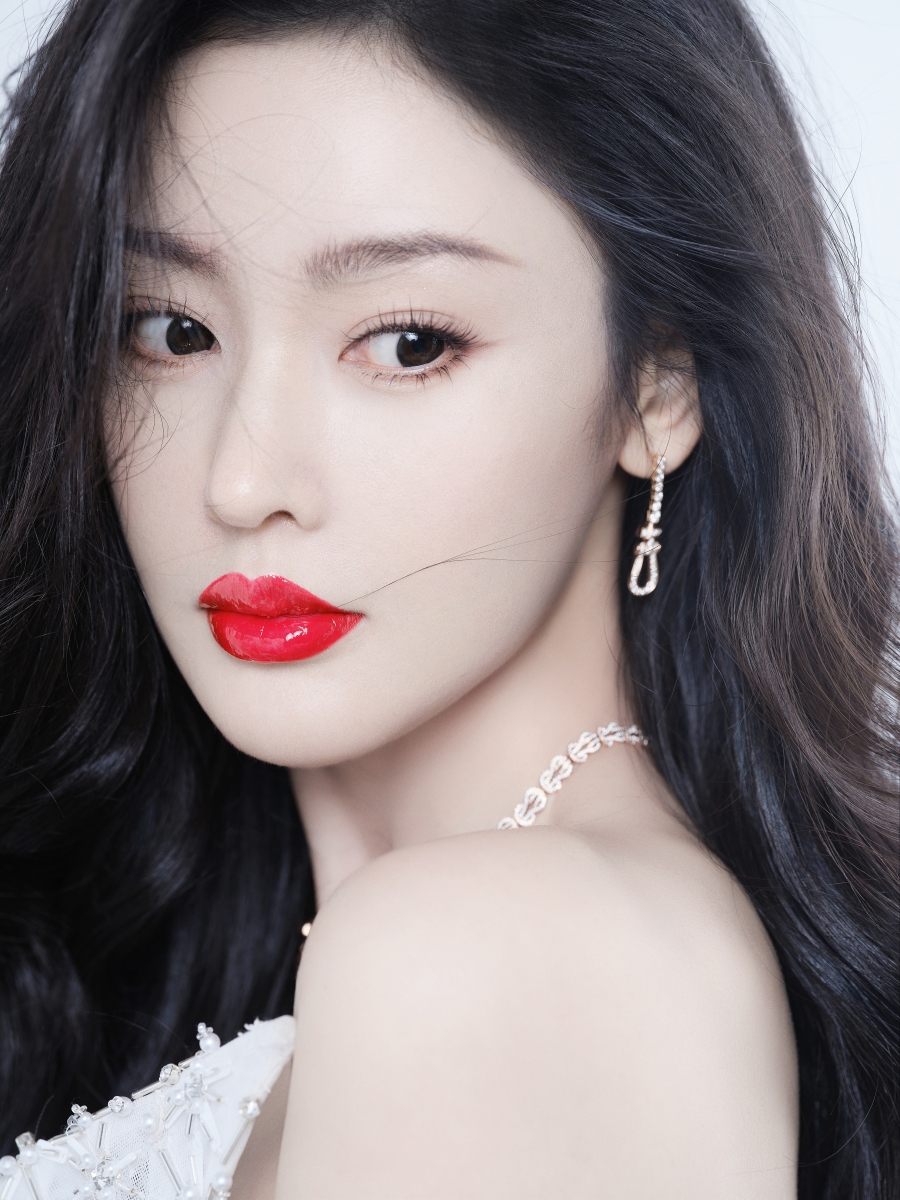 นักแสดงจีนที่ไม่ได้ใช้ชื่อจริงในวงการ