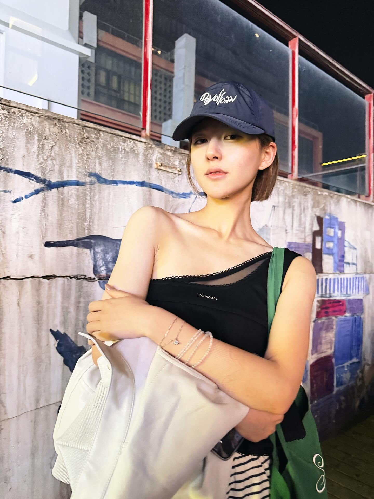 จ้าวลู่ซือ ตัดผมสั้น