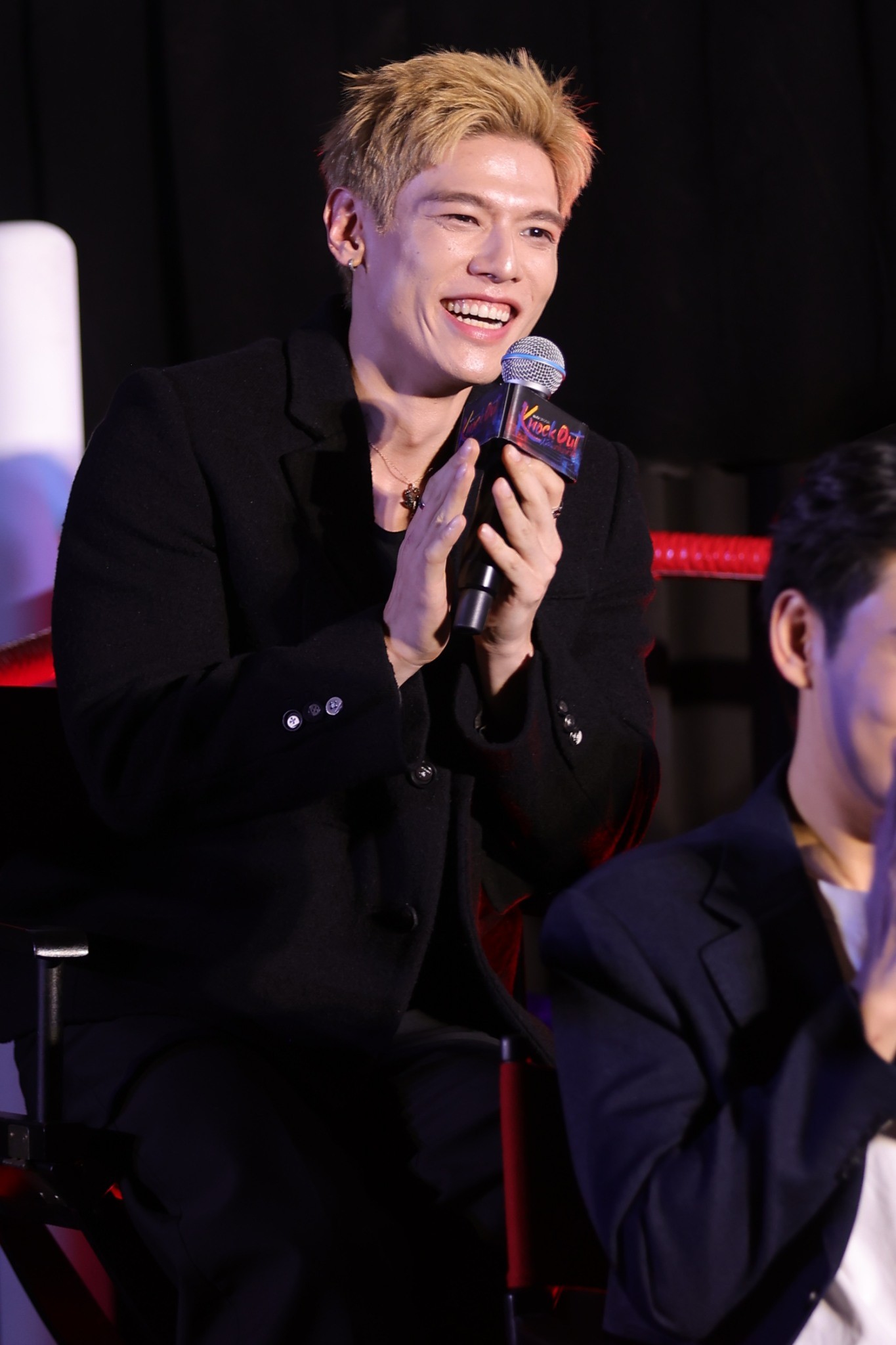 กันเนอร์-ไนซ์ เปิดตัว knock out หมัดน็อกล็อกหัวใจ