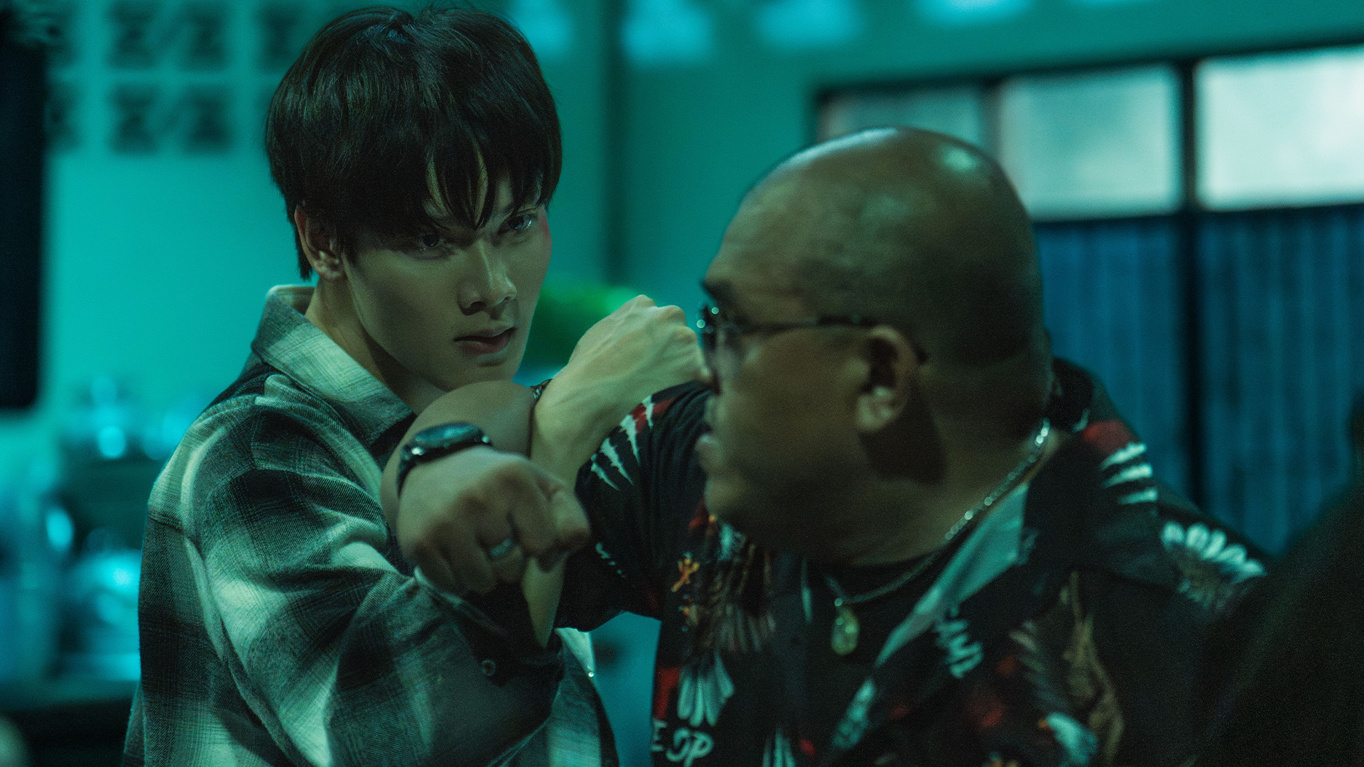 เรื่องย่อ  KNOCK OUT หมัดน็อกล็อกหัวใจ EP.1  