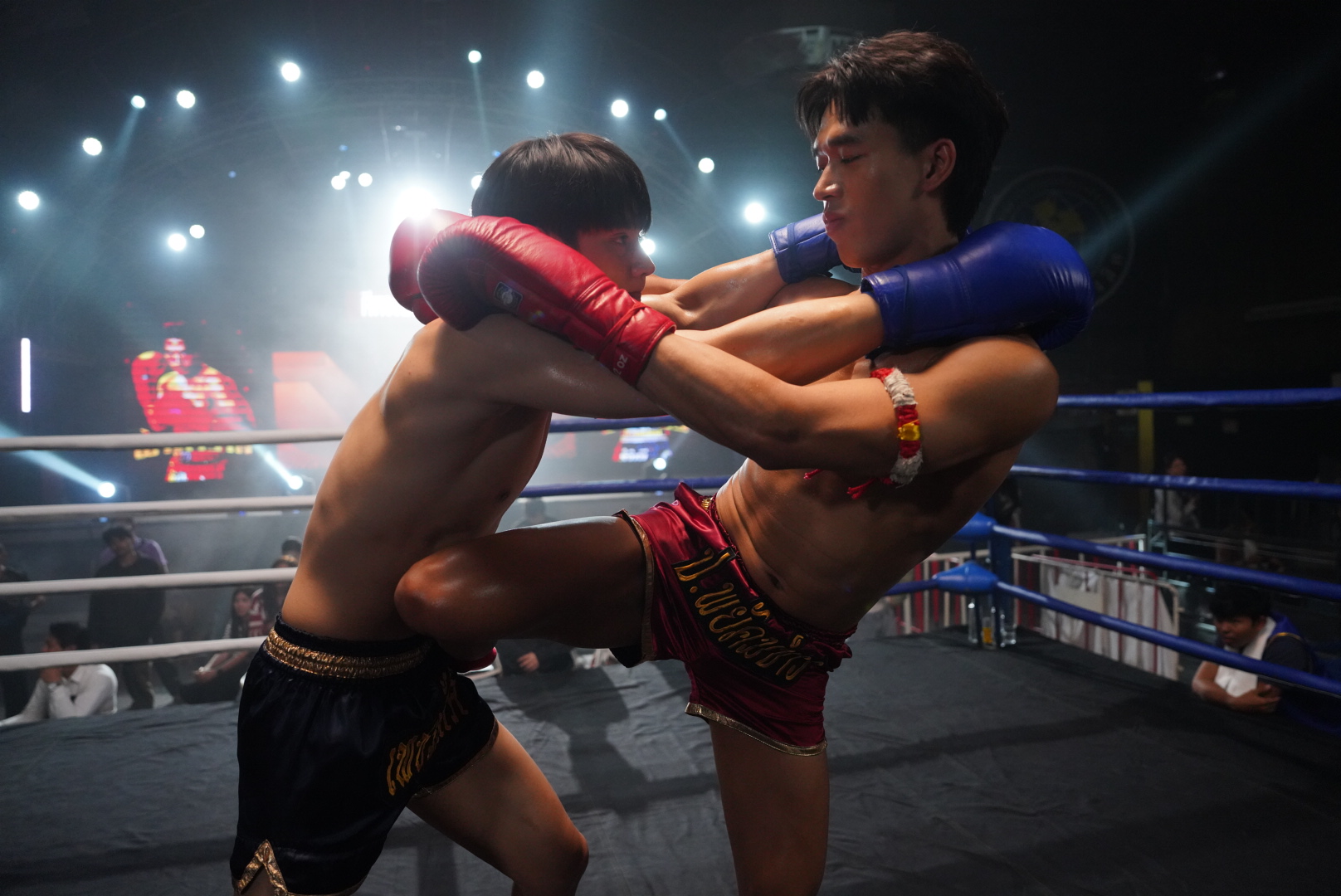 กันเนอร์ KNOCK OUT หมัดน็อกล็อกหัวใจ