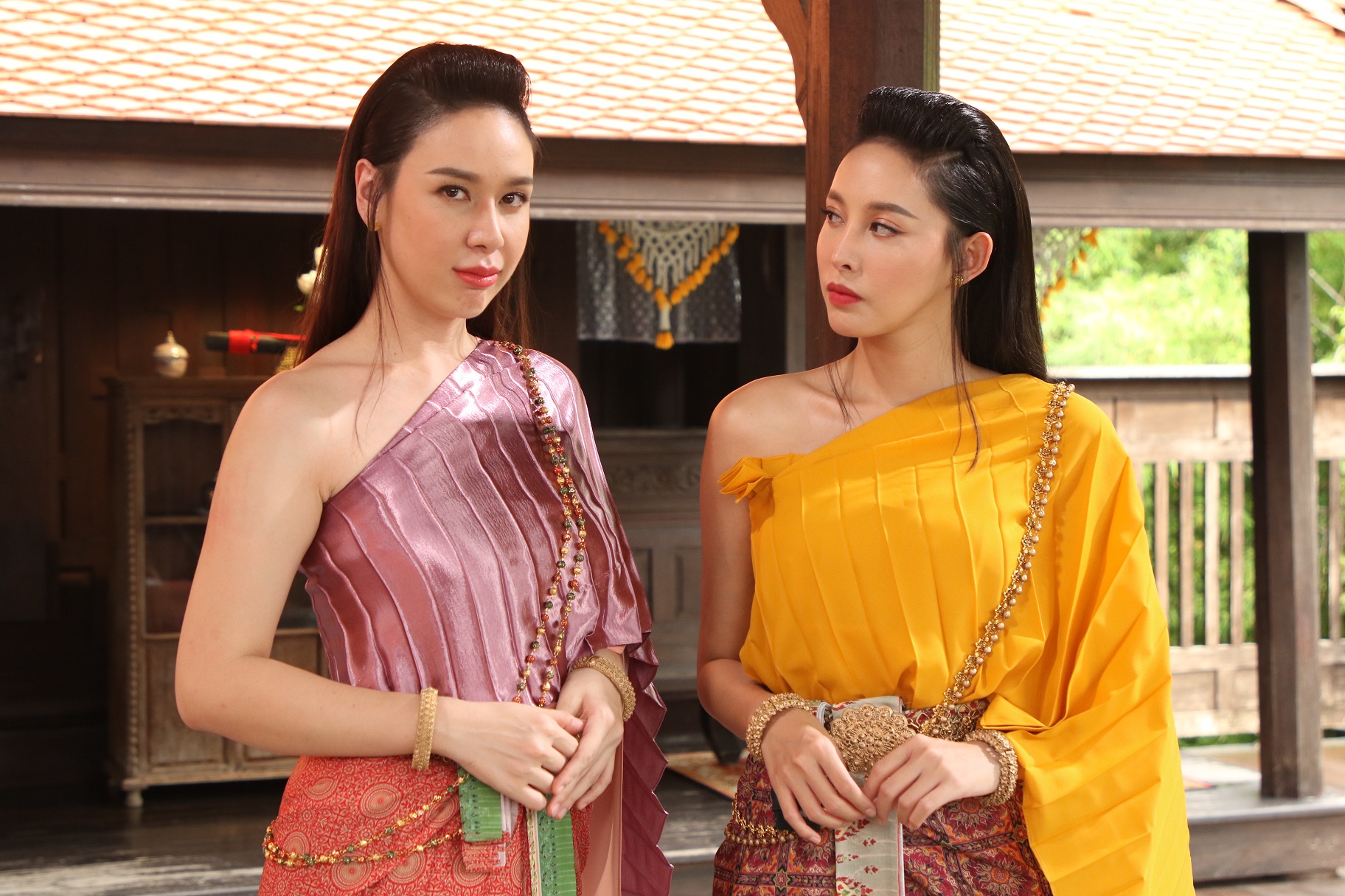 ฝ้าย เวฬุรีย์ โดนตบใน พิศวาสข้ามภพ