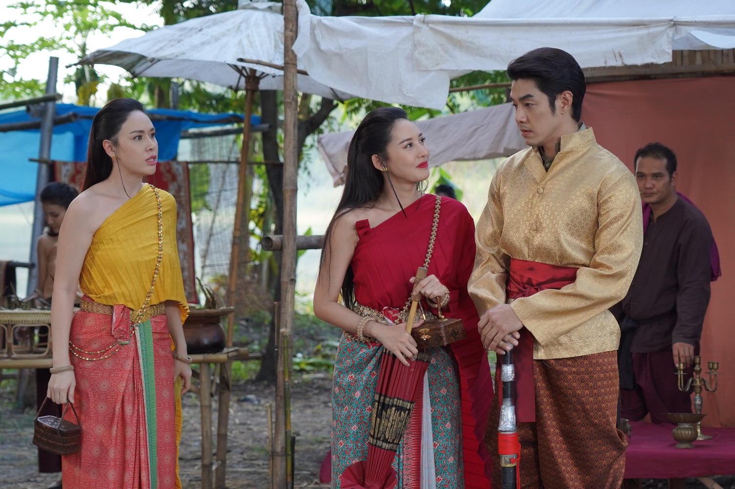 ฝ้าย เวฬุรีย์ โดนตบใน พิศวาสข้ามภพ