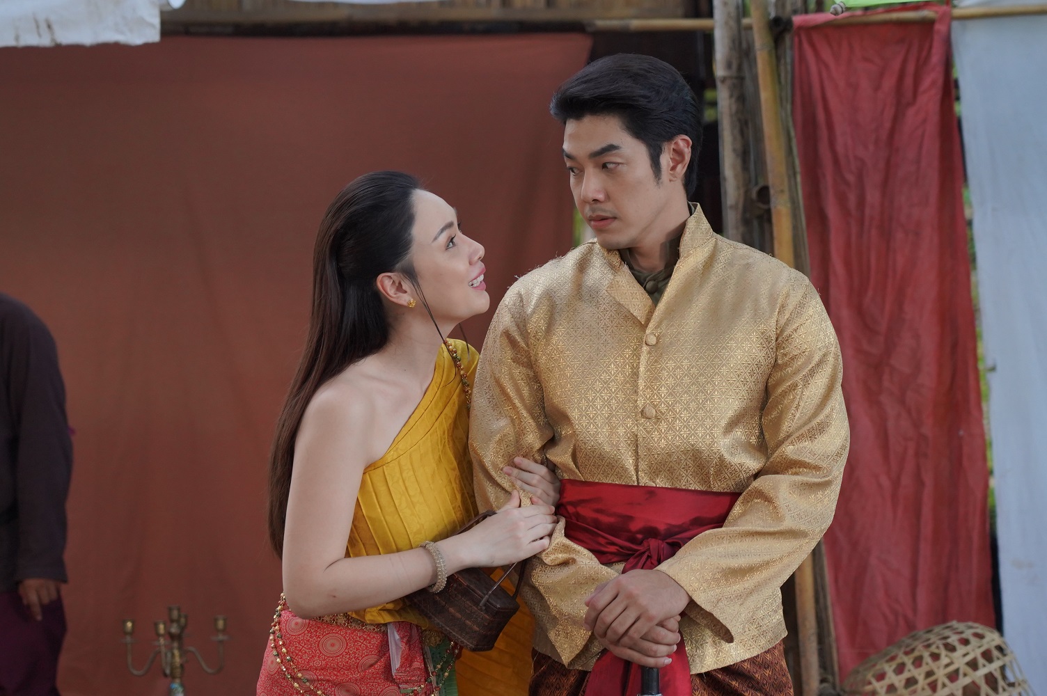 ฝ้าย เวฬุรีย์ โดนตบใน พิศวาสข้ามภพ