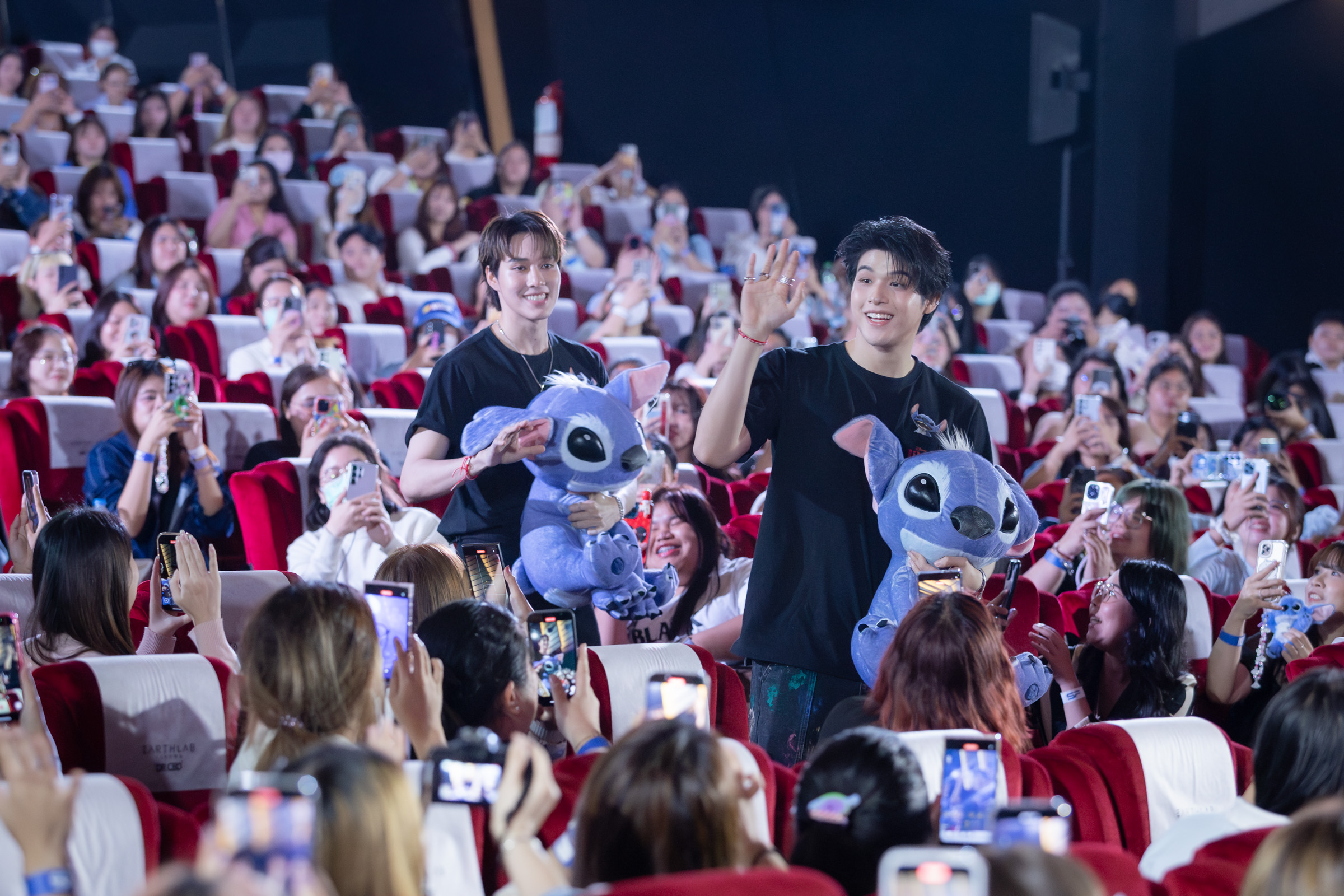 สกาย-นานิ ปิดโรงดูหนัง lilo & stitch ทำรายได้มุ่งสู่ 200 ล้านบาท