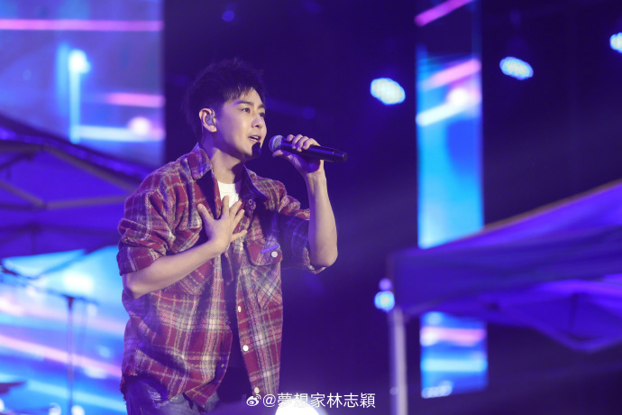 คิมิ ลูกชายของ หลินจื้ออิง ฉายแววหล่อตามพ่อ