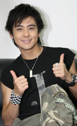 คิมิ ลูกชายของ หลินจื้ออิง ฉายแววหล่อตามพ่อ