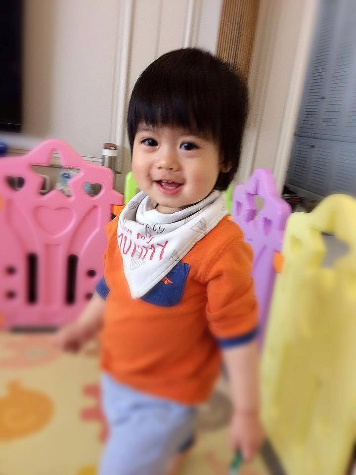 คิมิ ลูกชายของ หลินจื้ออิง ฉายแววหล่อตามพ่อ