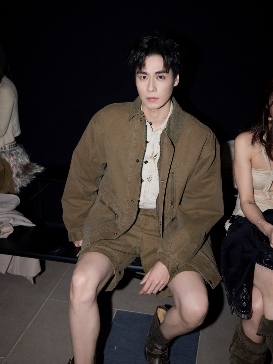 ประวัติ หูอี้เทียน Hu Yi Tian 