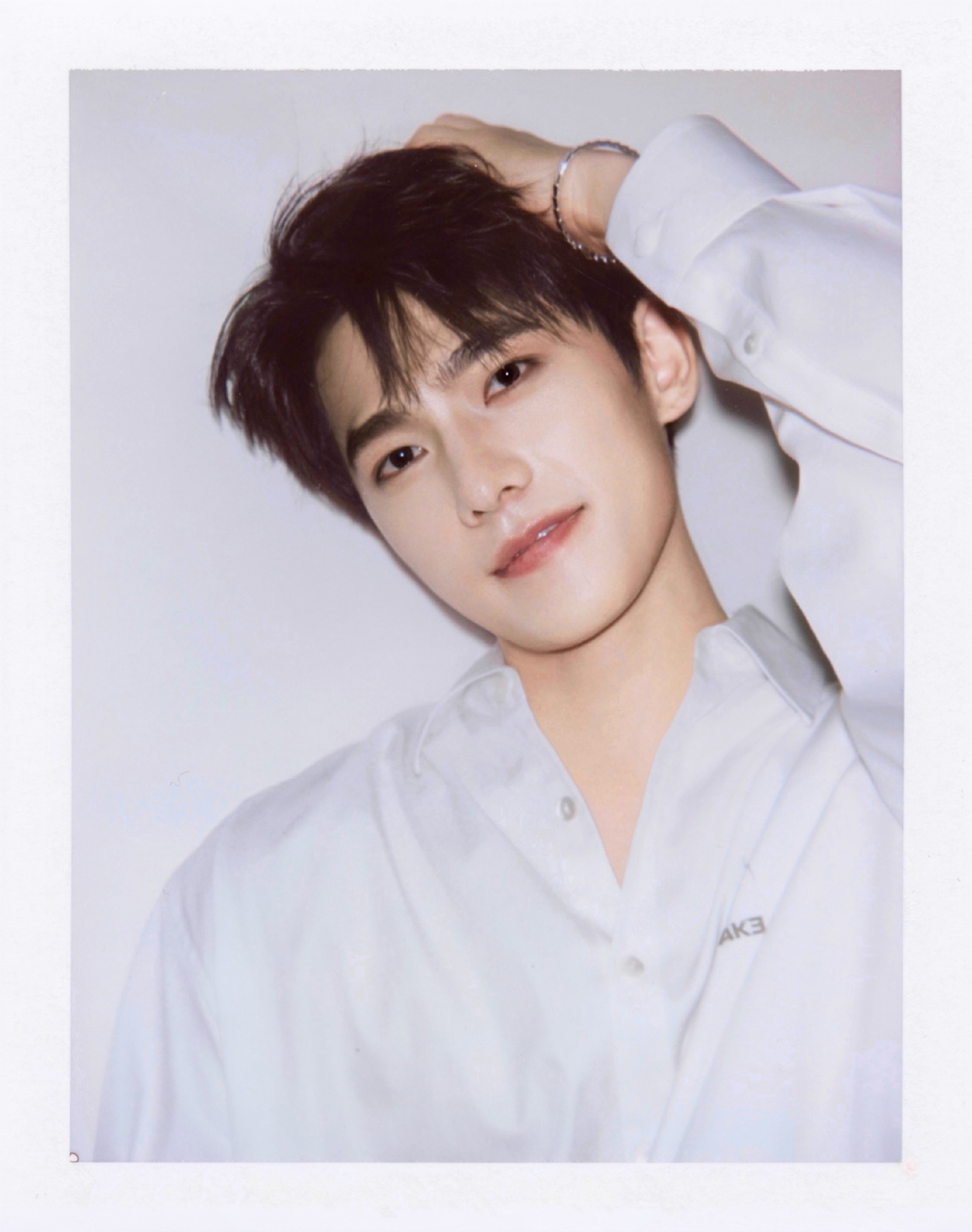 หยางหยาง อวดลุคหล่อในเทรนด์ฟิล์มฉีก