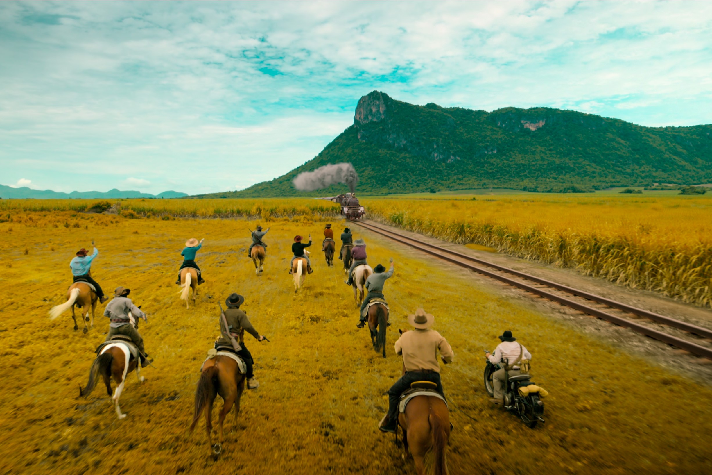 เขาชุมทอง คะนองชุมโจร