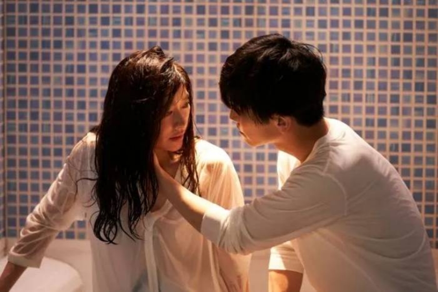 เปิดลิสต์ หนัง-ซีรีส์ Netflix เรต 18+ ที่ผู้ใหญ่ยกนิ้วให้