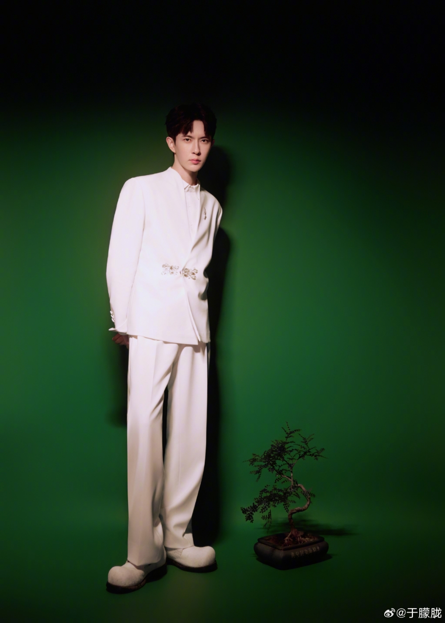 ข่าวลือสะพัด “อวี๋เหมิงหลง” พระเอกดัง ตกตึกดับที่ปักกิ่ง