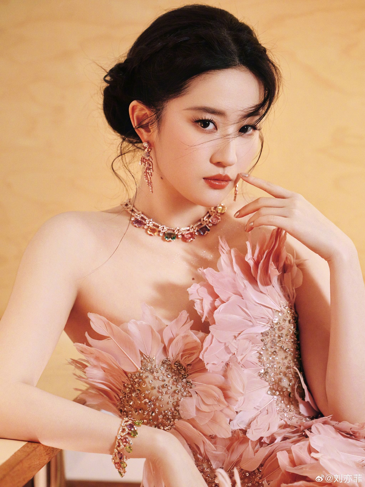 4 นักแสดงที่ถูกขนานนามว่า “หลิวอี้เฟยน้อย”