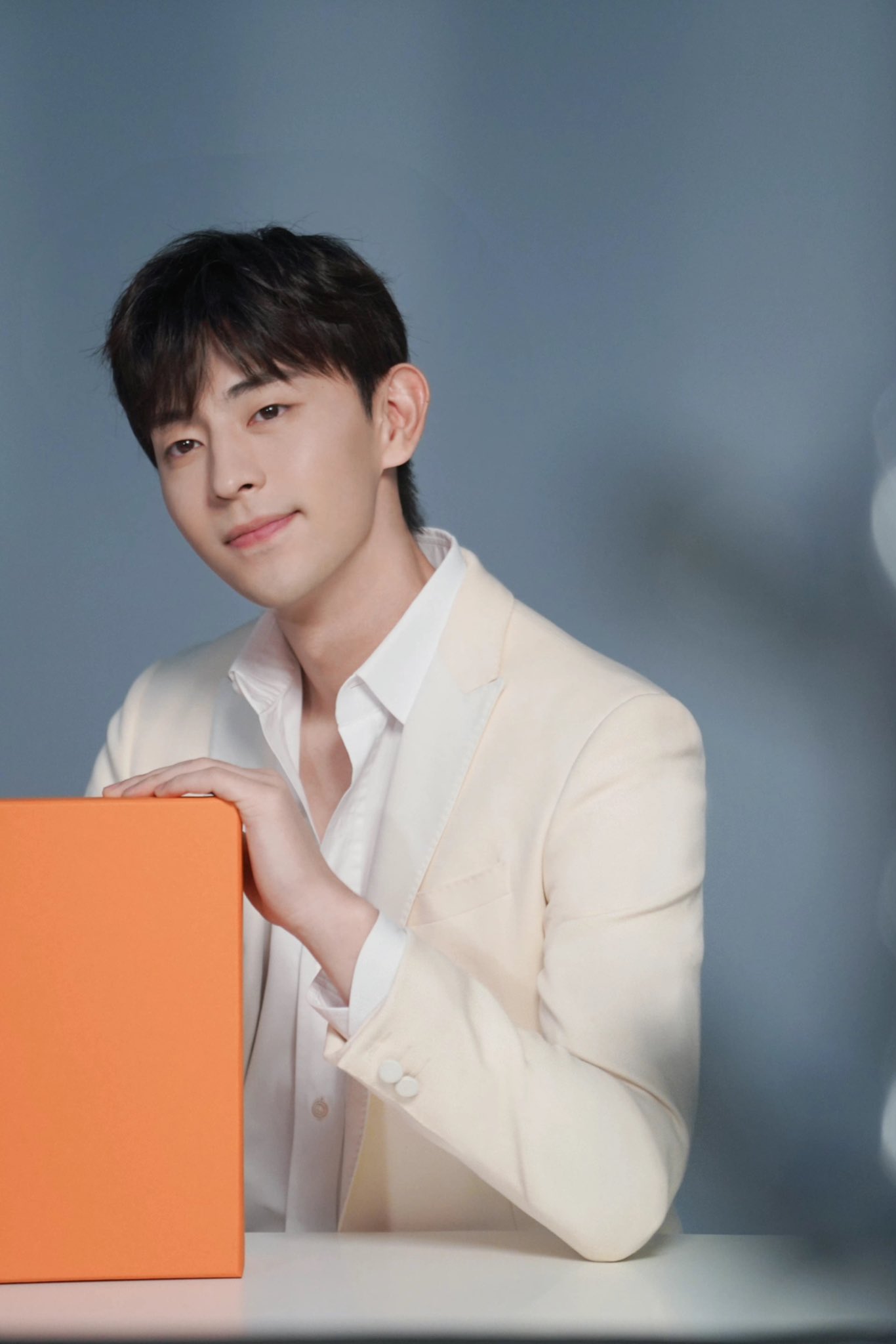 เติ้งหลุน เผยชีวิตเรียบง่ายหลังหายหน้าไปนาน