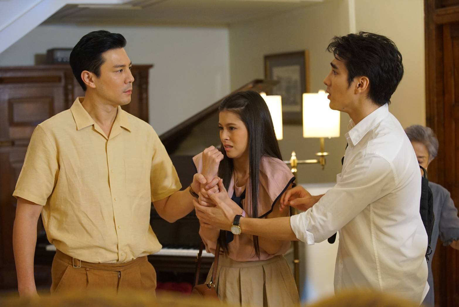 น้ำผึ้งขม 2025