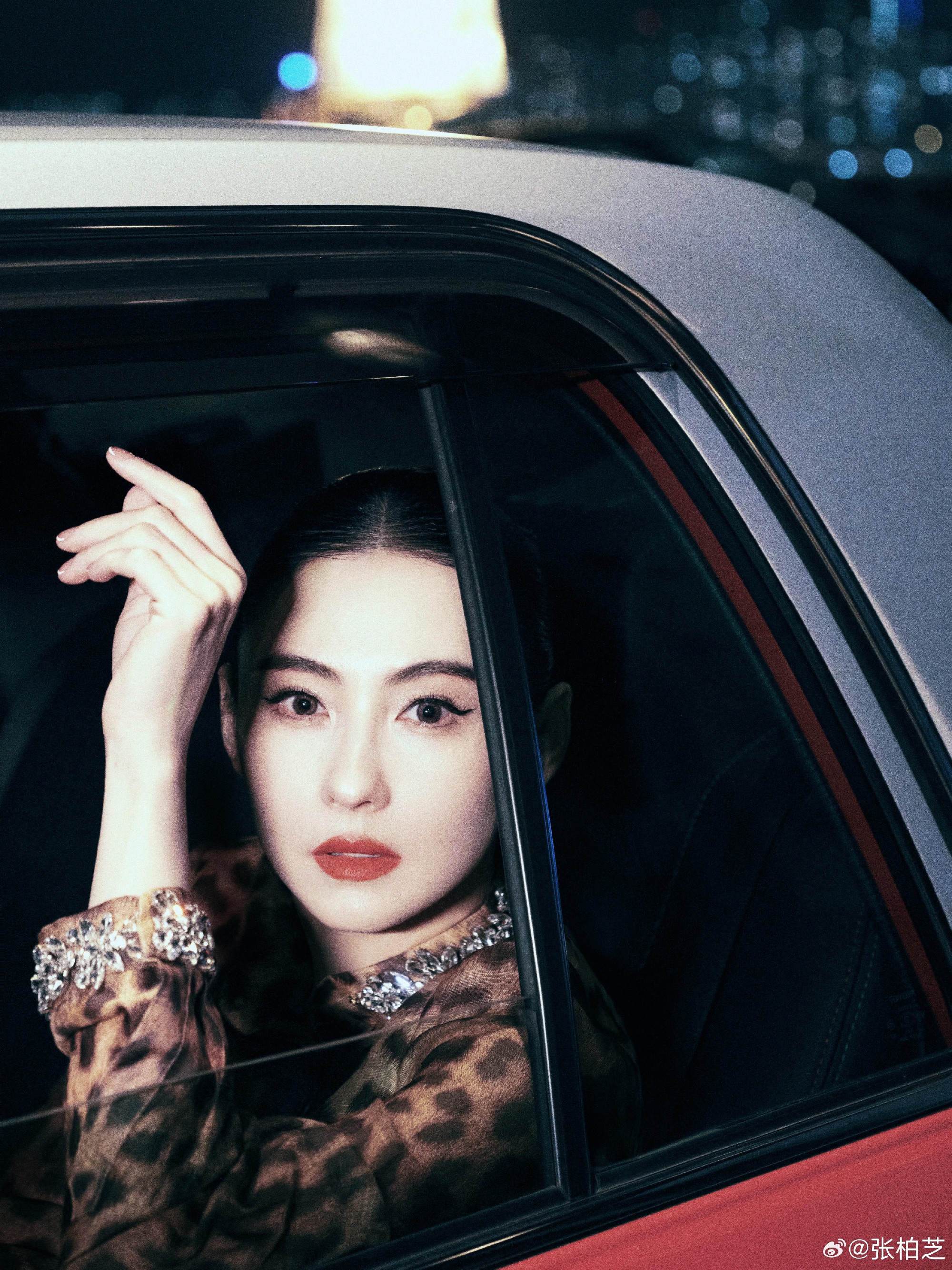 เปิดอีกมุมชีวิต “จางป๋อจื่อ” จากเด็กหญิงในความเงียบ สู่ดาวดังแห่งฮ่องกง