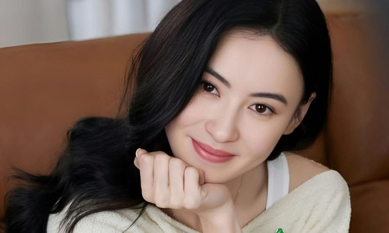 เปิดอีกมุมชีวิต “จางป๋อจื่อ” จากเด็กหญิงในความเงียบ สู่ดาวดังแห่งฮ่องกง