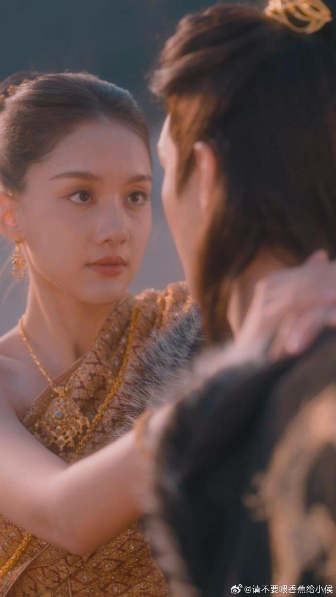 สาวไทยข้ามภพป่วนใจแม่ทัพ