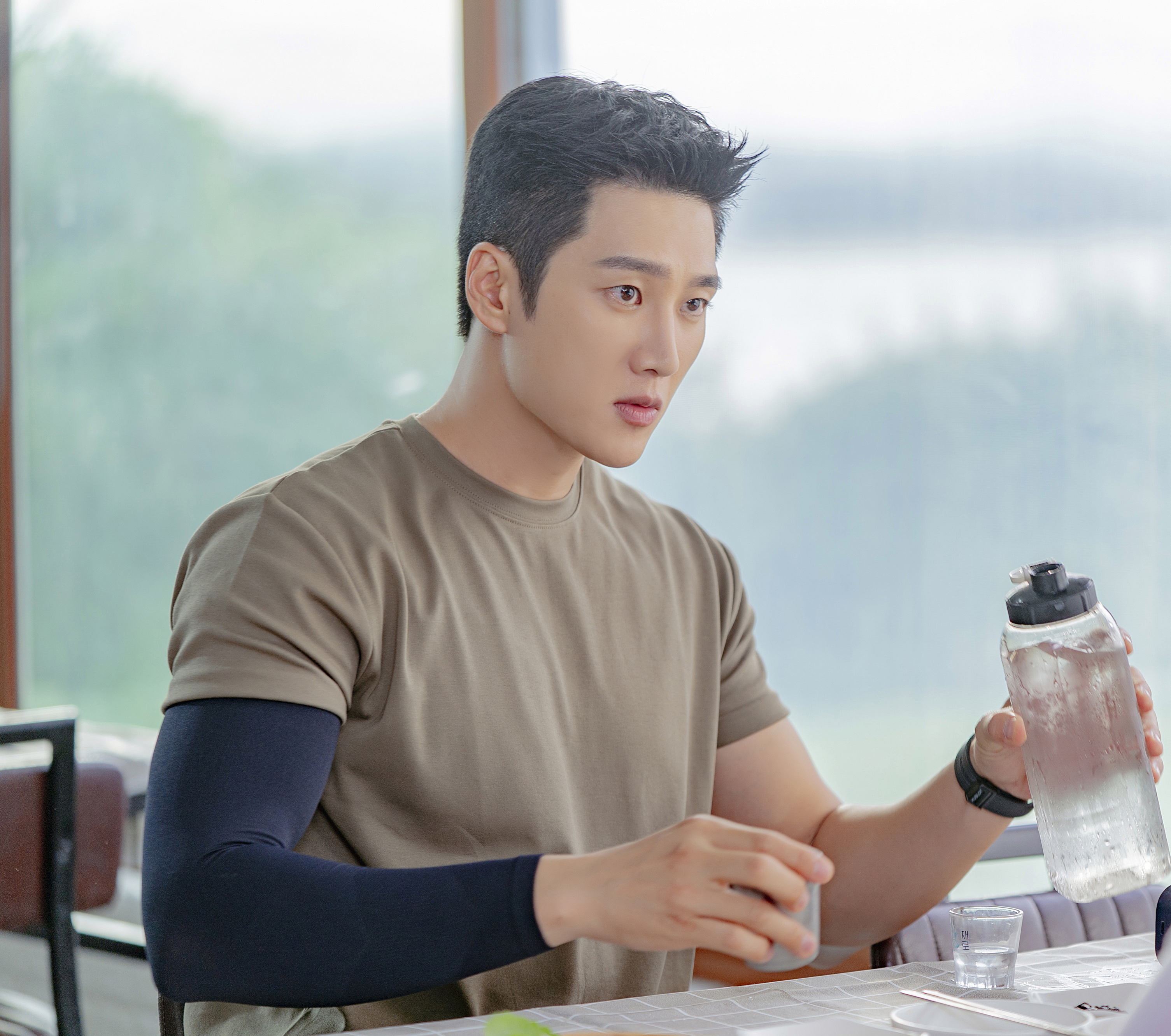 เรื่องย่อ spring fever ใบไม้ผลิที่รอคอย