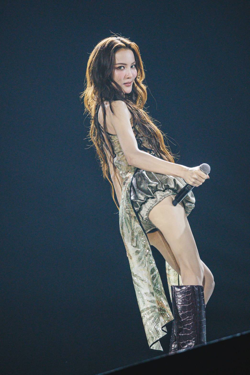 เขมจิราต้องรอด คอนเสิร์ต