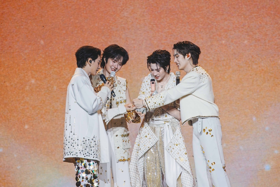 เขมจิราต้องรอด คอนเสิร์ต