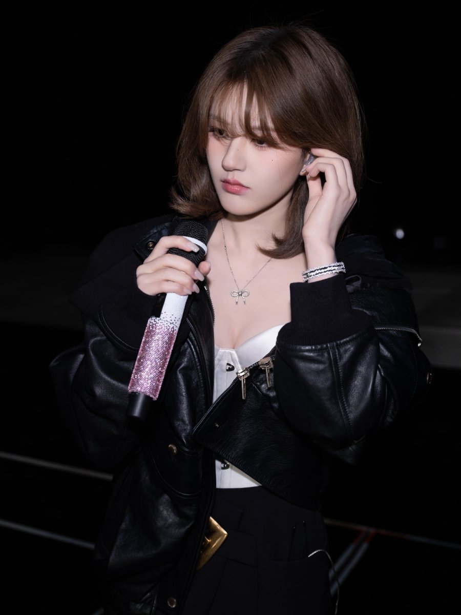 จ้าวลู่ซือ-หวังเฮ่อตี้ โมเมนต์ไวรัลบนเวทีคอนเสิร์ต