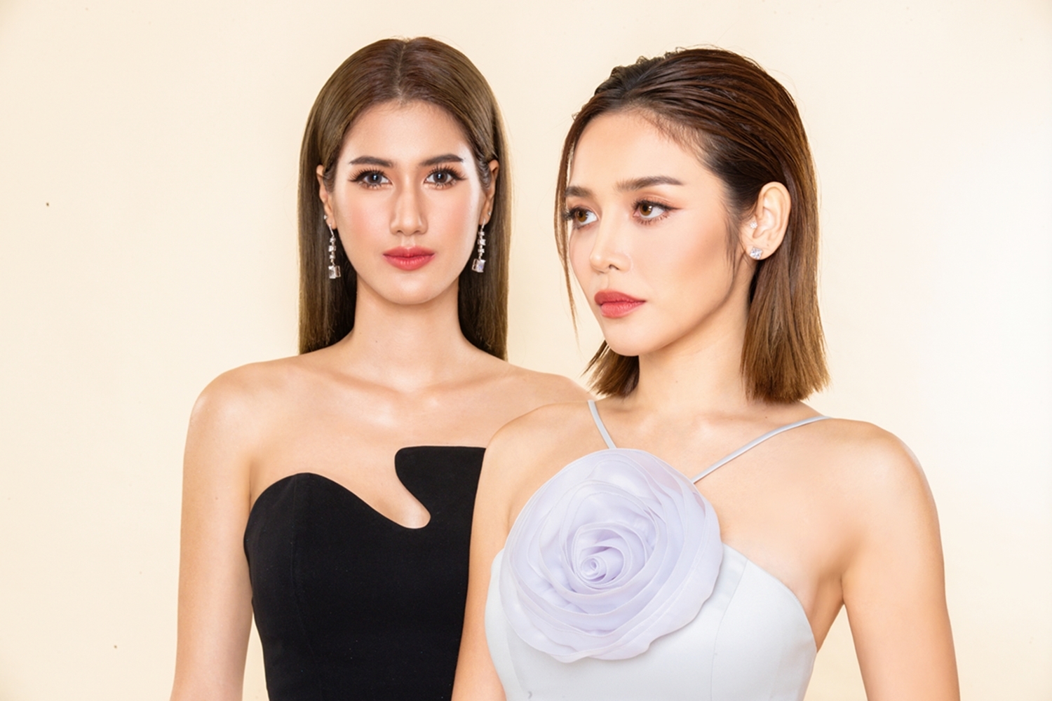 กุหลาบเล่นไฟ