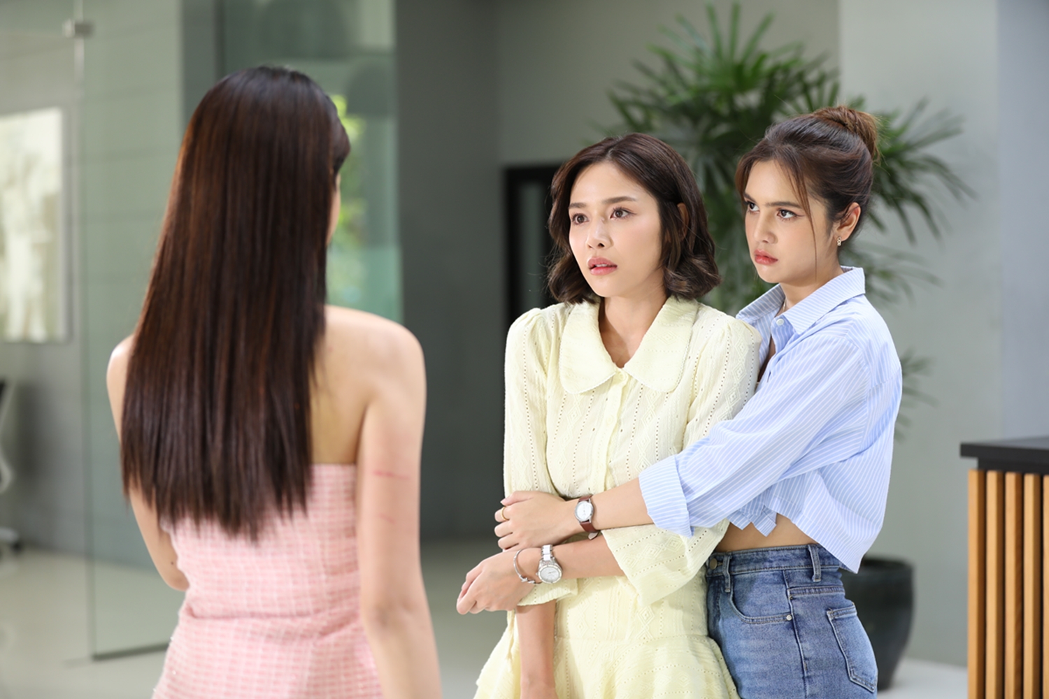 กุหลาบเล่นไฟ