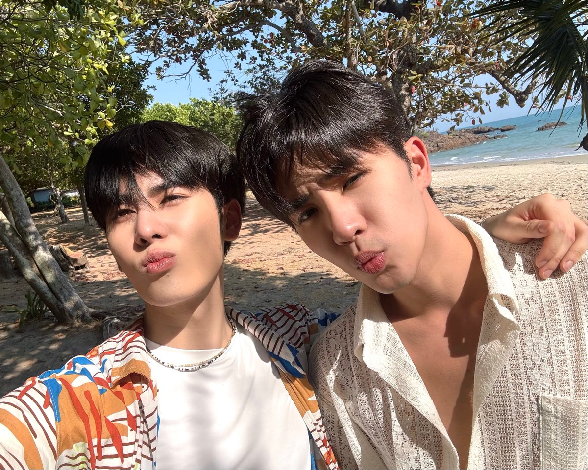 รักครูเท่าโลกเลย LOVE YOU TEACHER