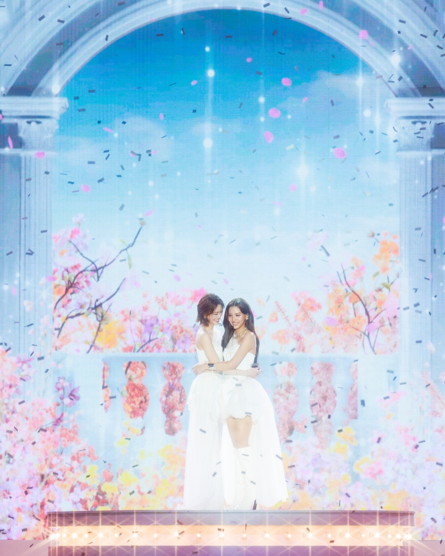 EMI BONNIE : LOVE SESSION