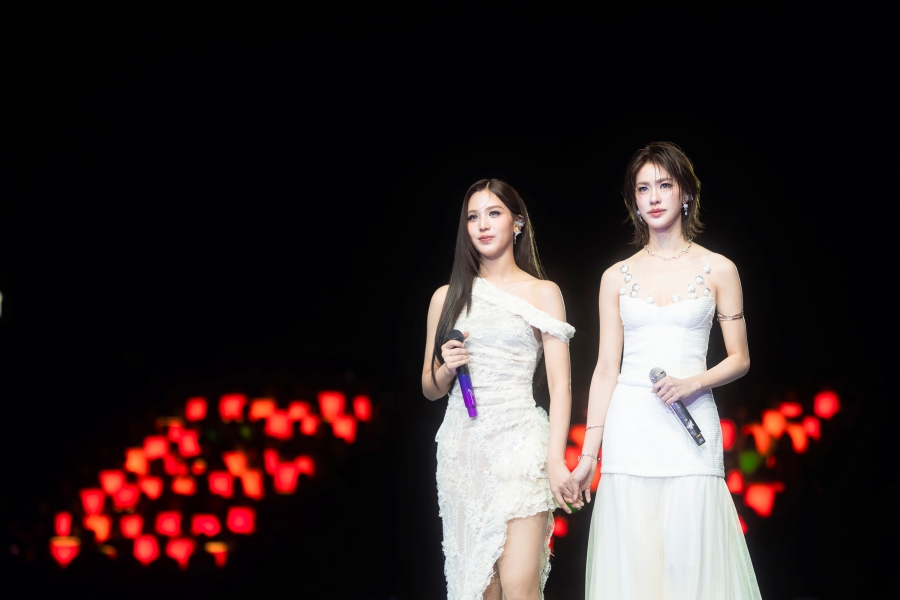 EMI BONNIE : LOVE SESSION