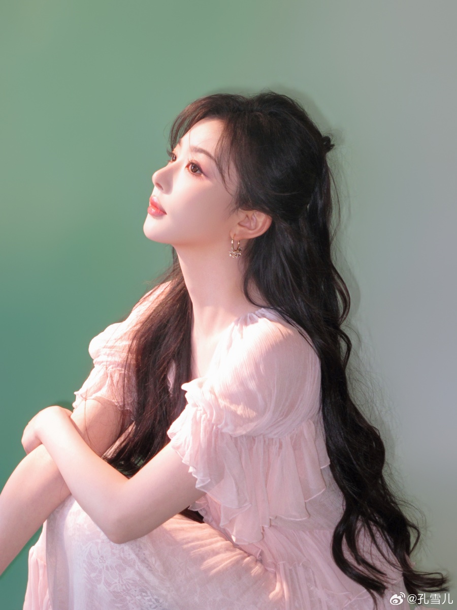 ทำความรู้จัก ขงเสว่เอ๋อร์ (Kong Xue Er) ดาวรุ่งจีนที่กำลังมาแรง