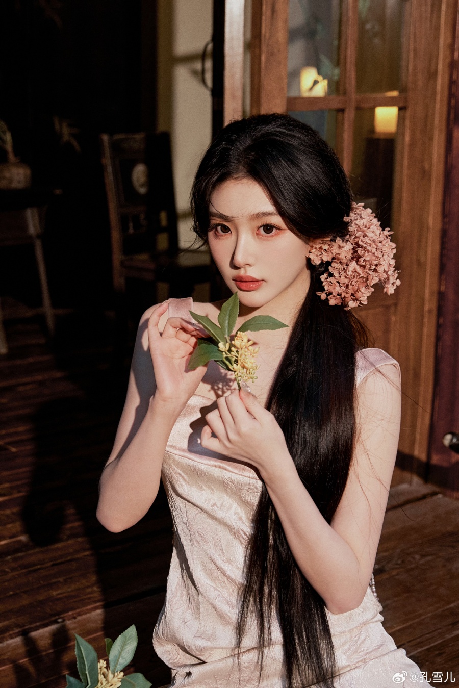 ทำความรู้จัก ขงเสว่เอ๋อร์ (Kong Xue Er) ดาวรุ่งจีนที่กำลังมาแรง