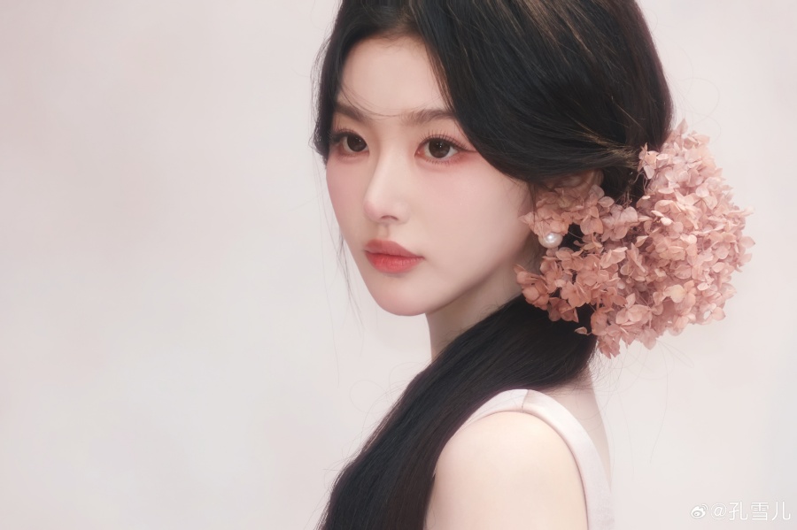 ทำความรู้จัก ขงเสว่เอ๋อร์ (Kong Xue Er) ดาวรุ่งจีนที่กำลังมาแรง