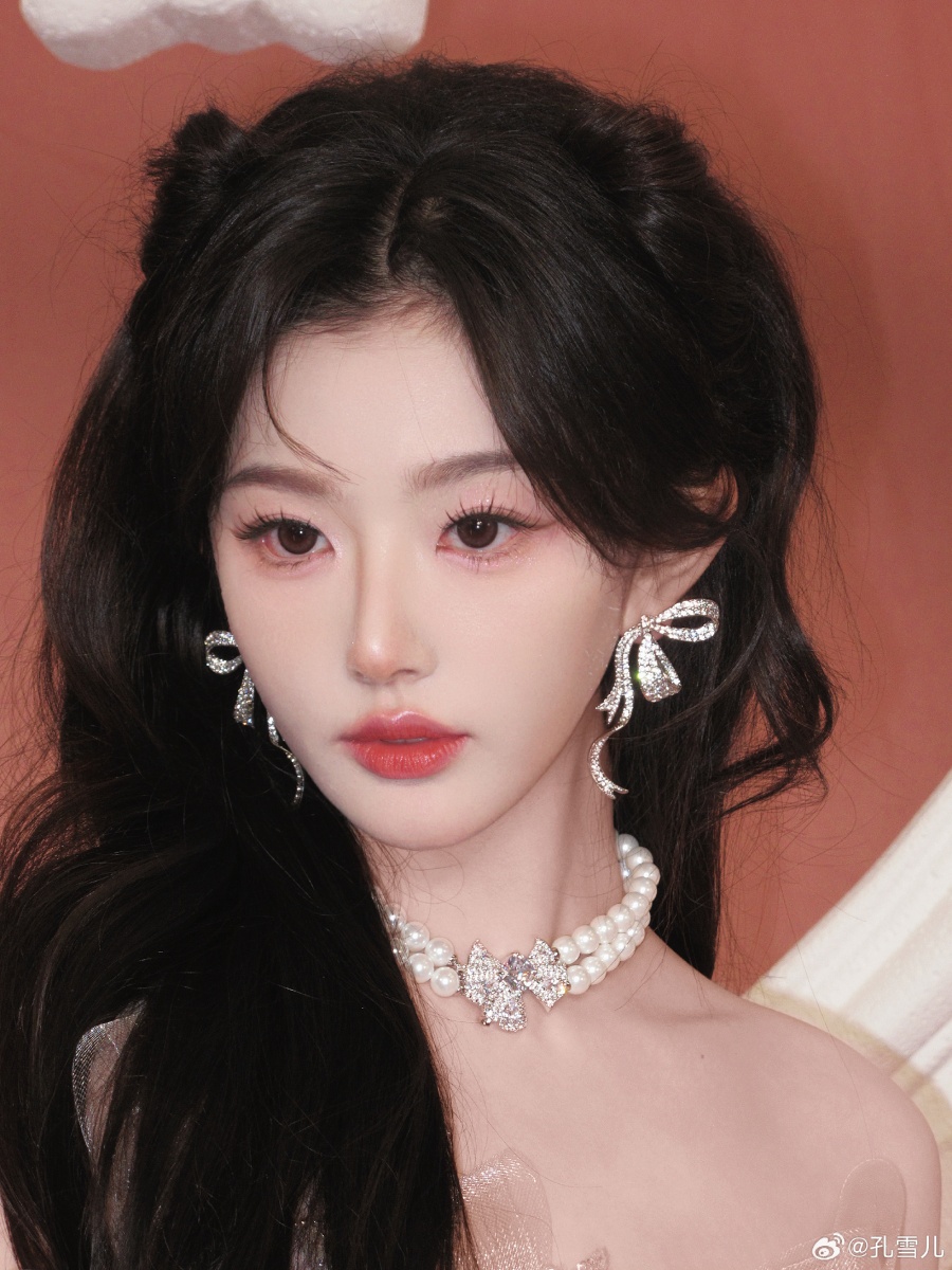 ทำความรู้จัก ขงเสว่เอ๋อร์ (Kong Xue Er) ดาวรุ่งจีนที่กำลังมาแรง