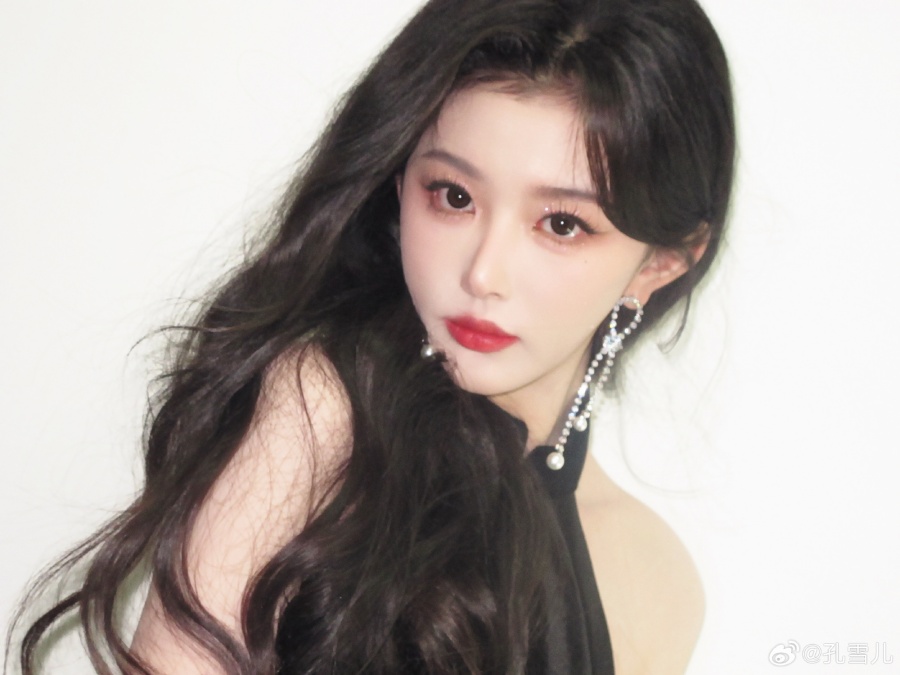 ทำความรู้จัก ขงเสว่เอ๋อร์ (Kong Xue Er) ดาวรุ่งจีนที่กำลังมาแรง