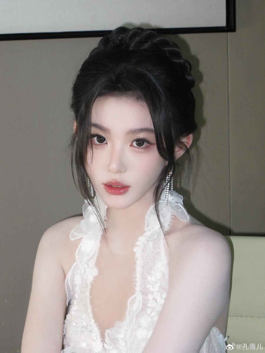 ทำความรู้จัก ขงเสว่เอ๋อร์ (Kong Xue Er) ดาวรุ่งจีนที่กำลังมาแรง