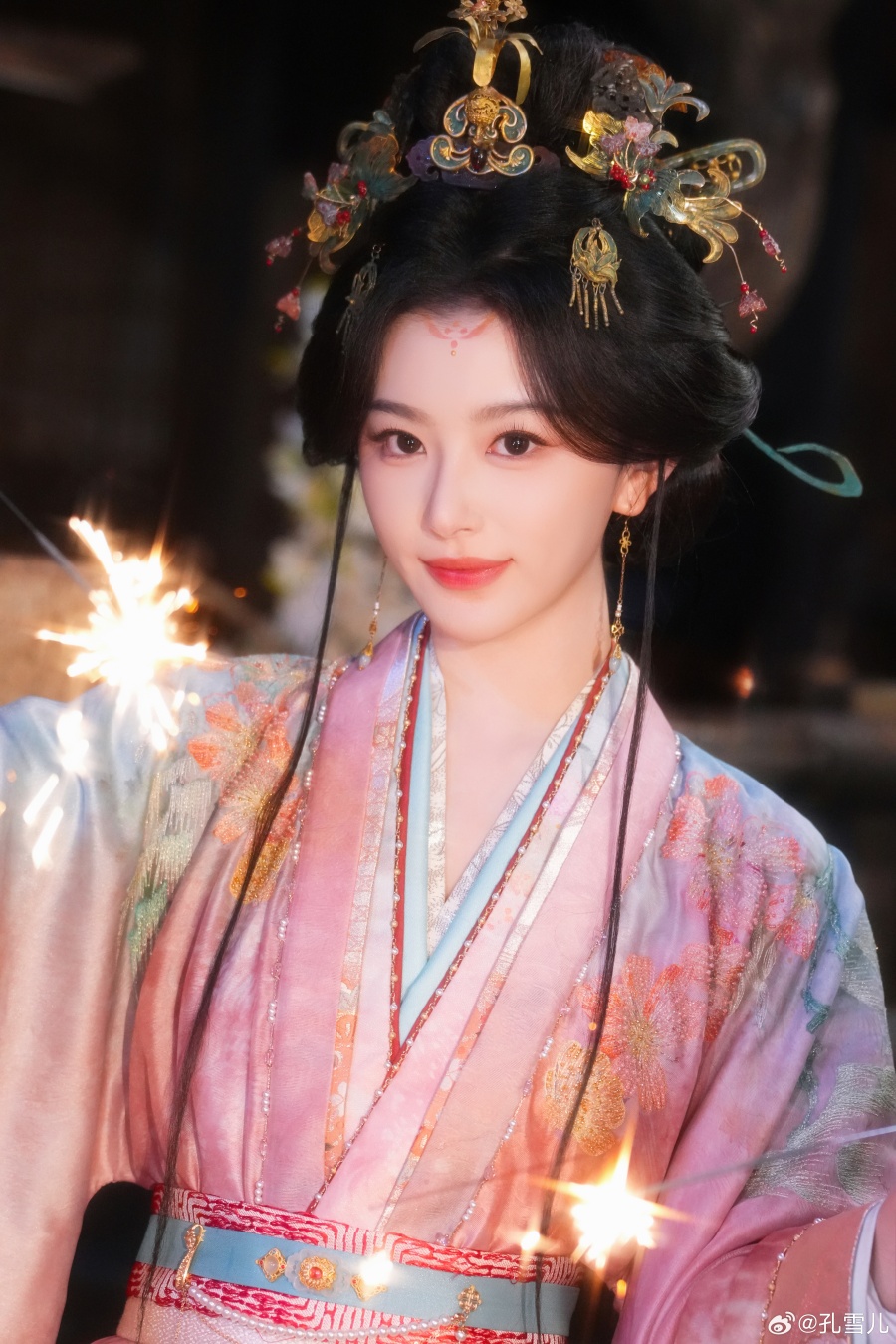 ทำความรู้จัก ขงเสว่เอ๋อร์ (Kong Xue Er) ดาวรุ่งจีนที่กำลังมาแรง