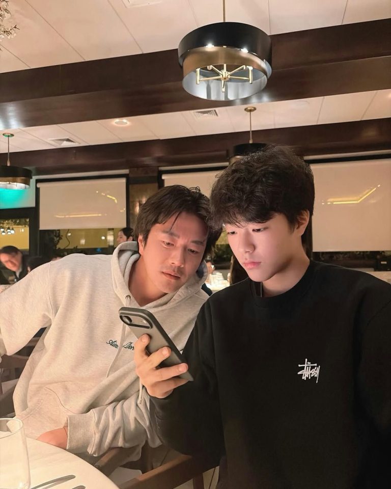 ลูกชาย “ควอนซังอู” หล่อกระแทกตา โซเชียลลุ้นเป็นดารารุ่นต่อไป