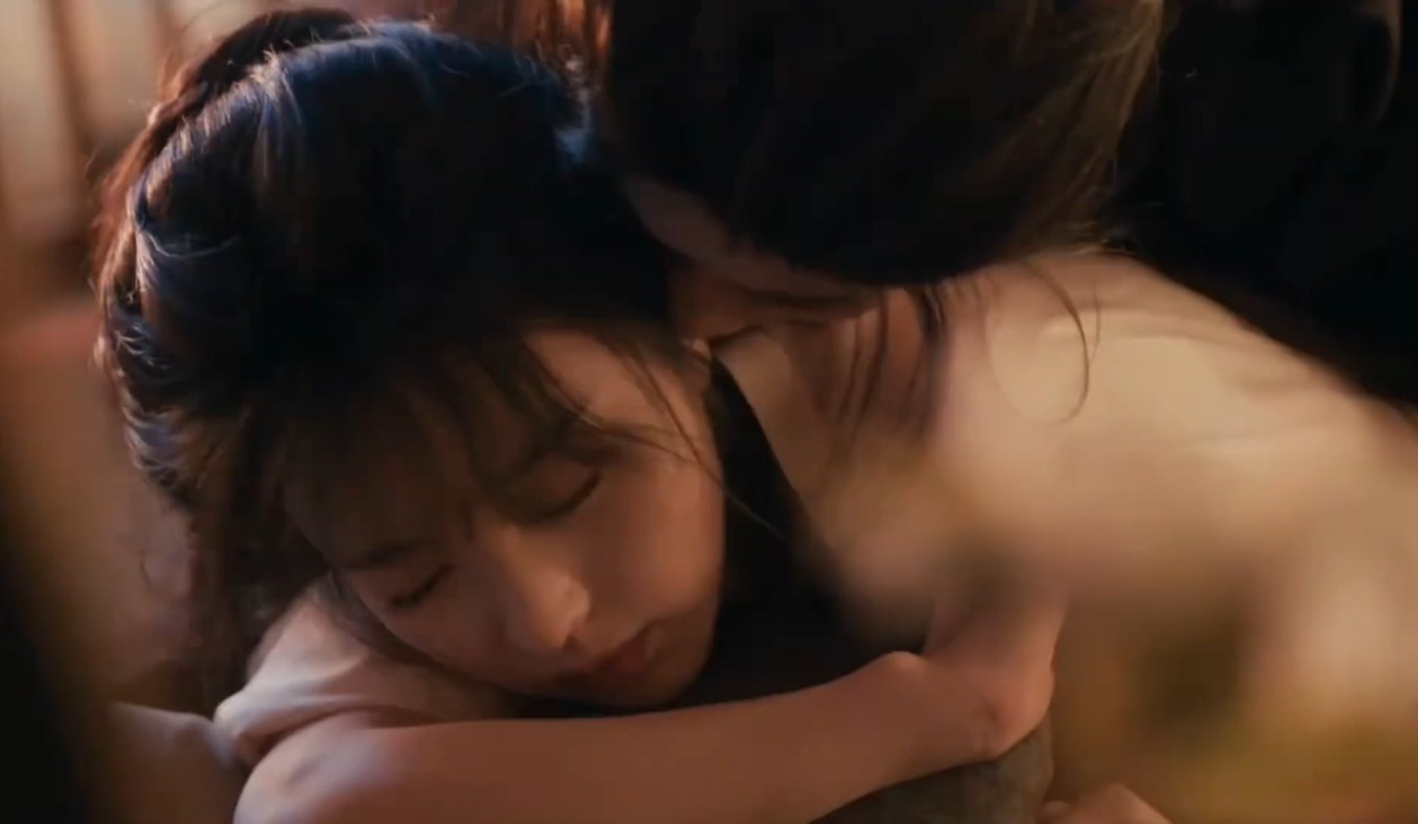 จ่ายแพงแต่ดูไม่ครบ! “ล่าหยก” โดนตัดฉากมุดผ้าห่ม ดราม่าหนัก