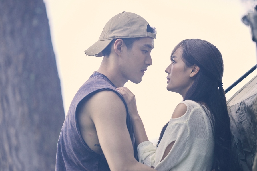 เรื่องย่อ รักหักหลัง Wrong Side of the Rainbow